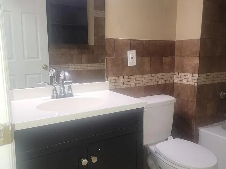 390 Lake Shr W #H — Photo 6