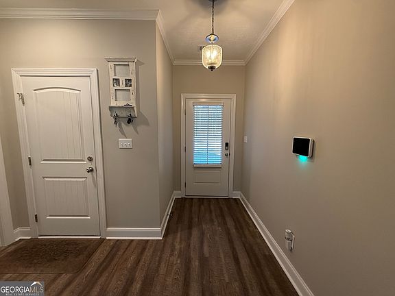 2nd image of 1110 Boneville Rd