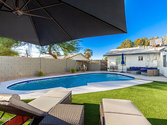 2nd image of 3329 E PALM Lane