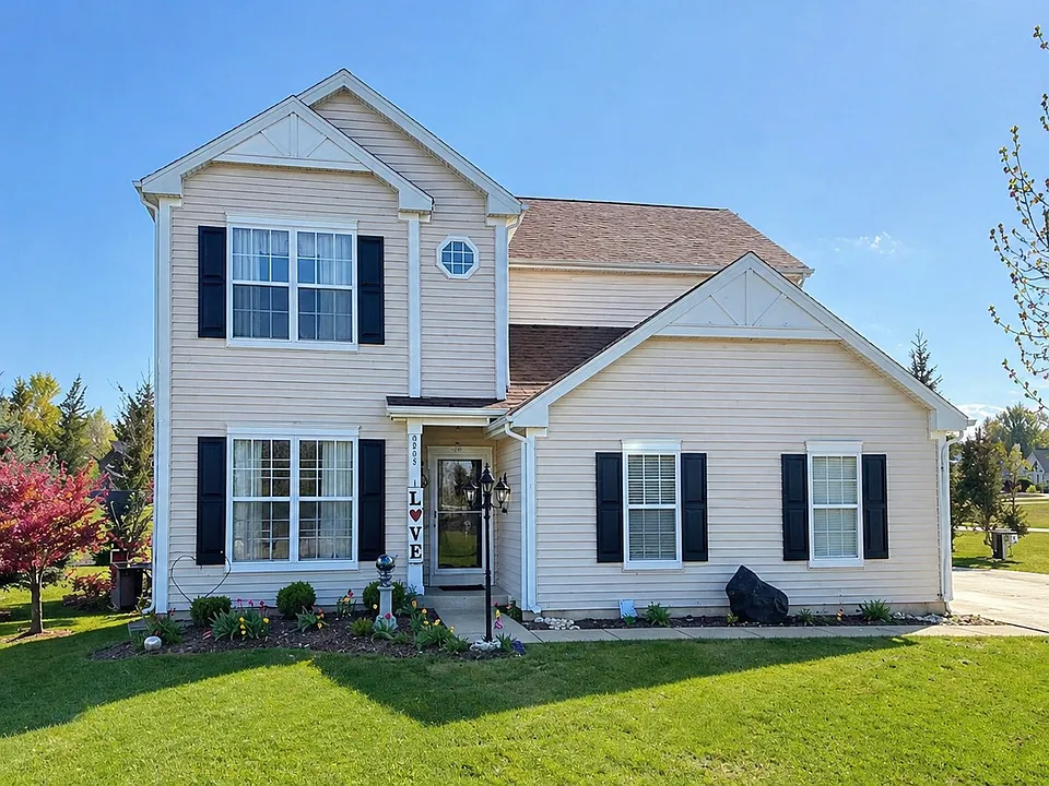 2039 Greenview Dr