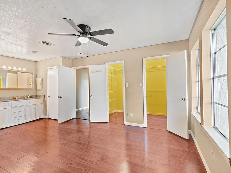 16719 Sky Blue Ln — Photo 9
