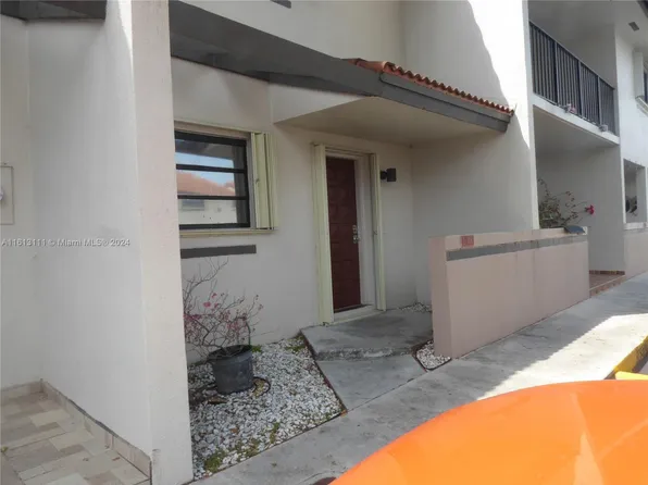13428 SW 62nd St APT I108, Miami, FL 33183