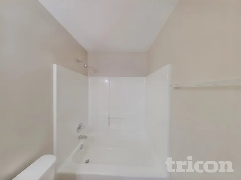 562 Chisolm Way — Photo 15