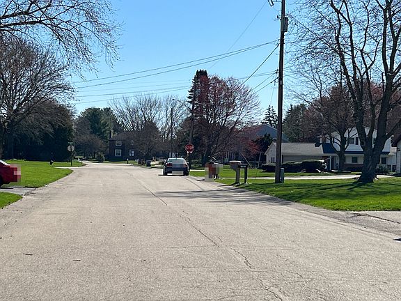 5th image of 3335 Brookhollow Dr NE