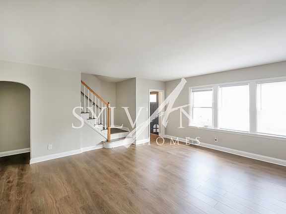 016-photo-living-room-11599792_08192022