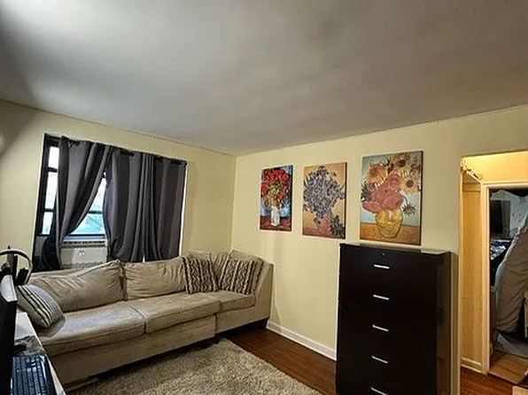 112-25 34th Ave #3E, Corona, NY 11368