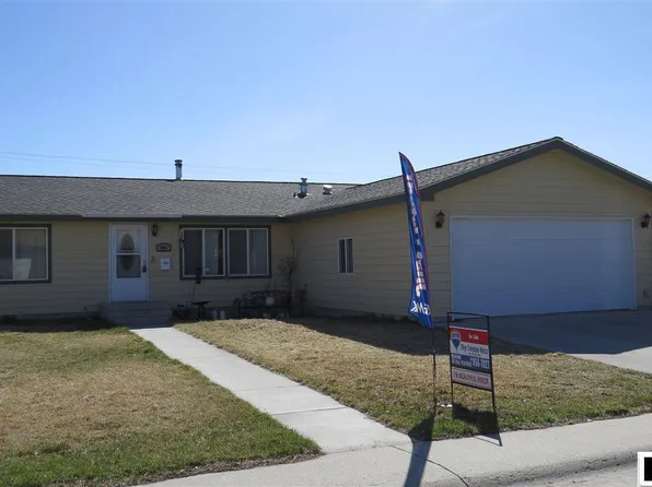 605 Peak Dr, Riverton, WY 82501