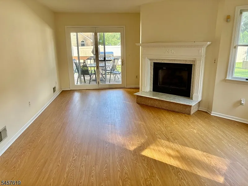 2 bed, 2.0 bath, $3,300 — Photo 4