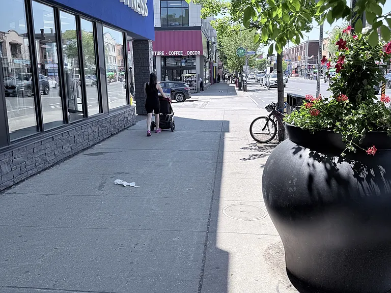 611 Danforth Ave #2 — Photo 12