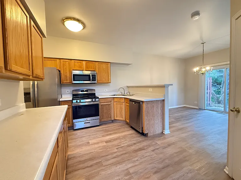 3631 Roanoke Ave — Photo 4