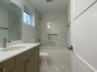 22812 Edmonds Way #7, Edmonds, WA 98020
