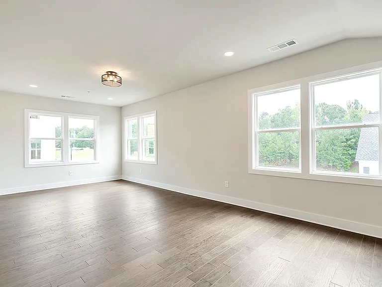 1258 Winterhaven Dr — Photo 29