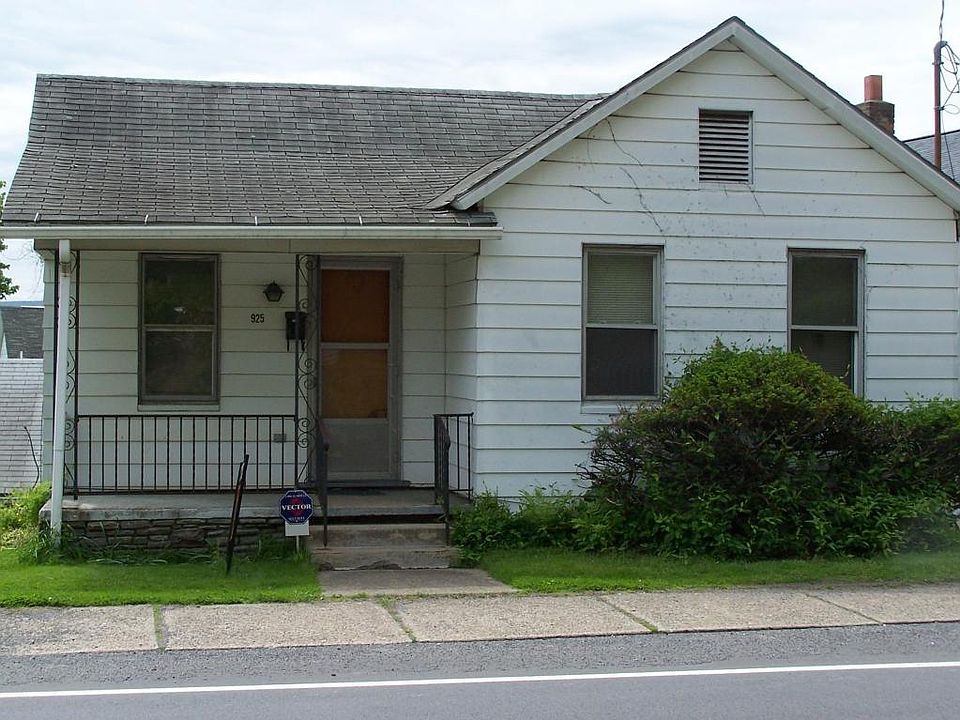 1st image of 925 Main St