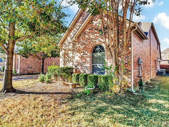 4th image of 11567 Castle Brook Ln