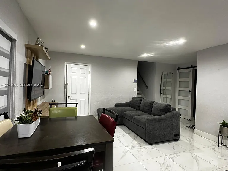 13290 NW 7th St — Photo 5