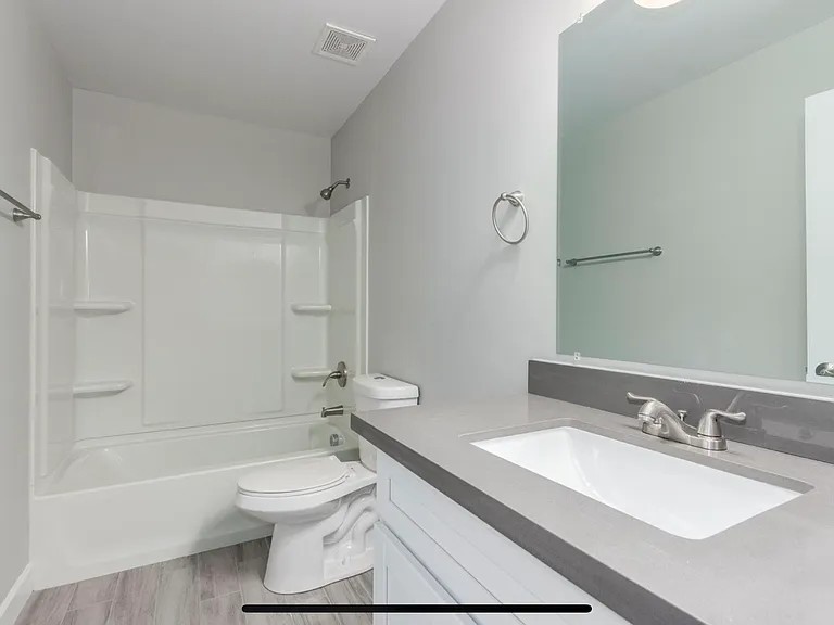 1006 E Odeum Ln — Photo 8