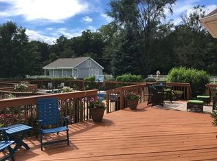 5N884 Dunham Trails Rd, Wayne, IL 60184