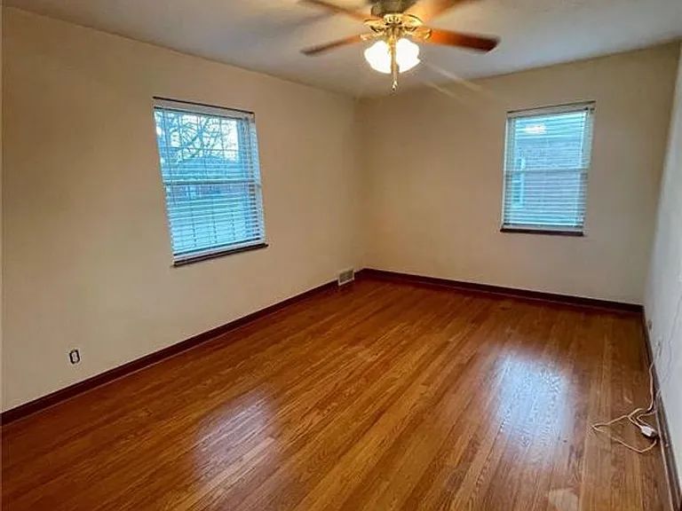 8501 Grantshire Ln — Photo 10