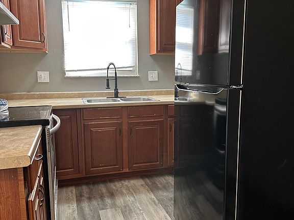 5th image of 2542 Audubon Rd