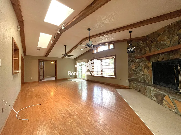 802 Embassy Rd — Photo 14