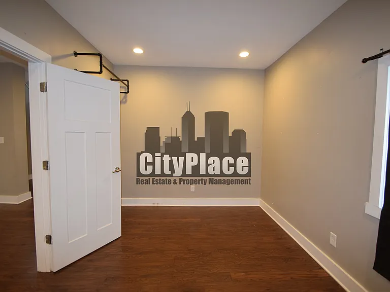 1548 Lexington Ave — Photo 15