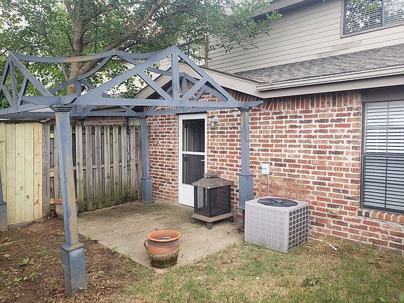 3rd image of 4076 Glenstone Ter Suite D