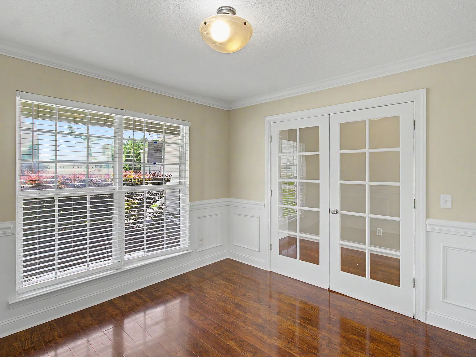 1106 Creekside Circle - 1 — Photo 3