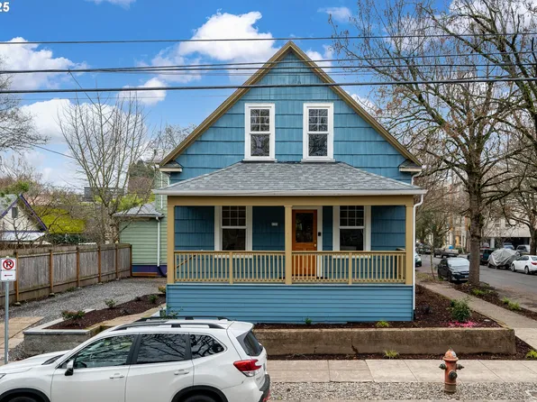 137 NE Fremont St, Portland, OR 97212