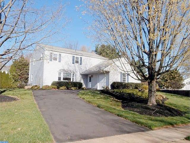 1st image of 907 Quincy Dr