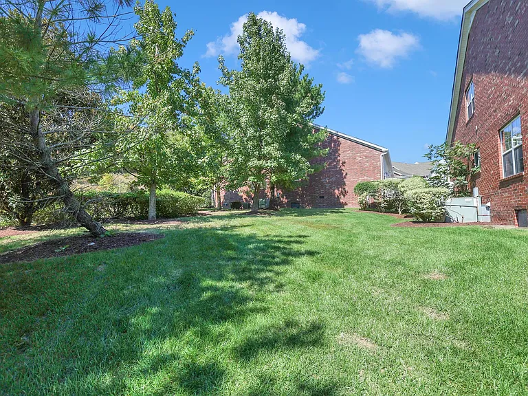 1302 Liberty Pike — Photo 17