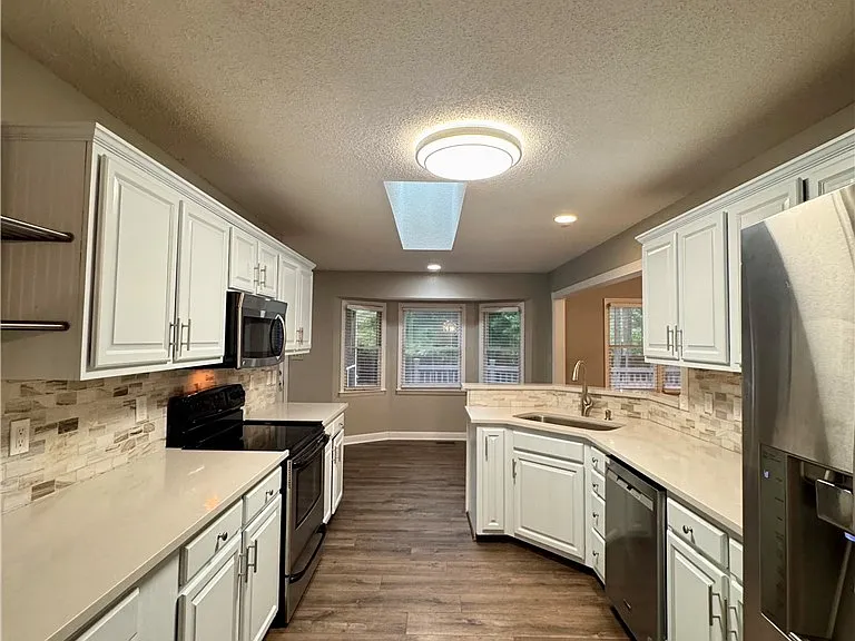 200 Horseshoe Dr — Photo 12