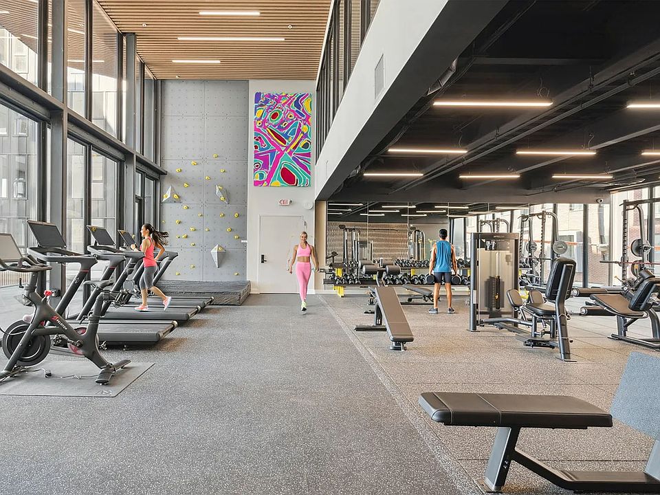 Bi-Level Gym (Shared Luxe Access)