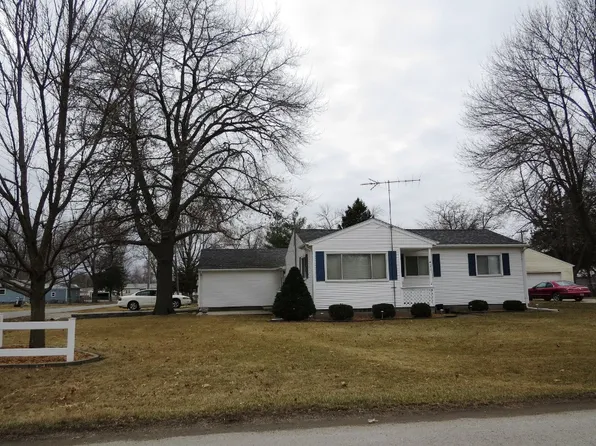 401 3rd St, Washburn, IA 50702