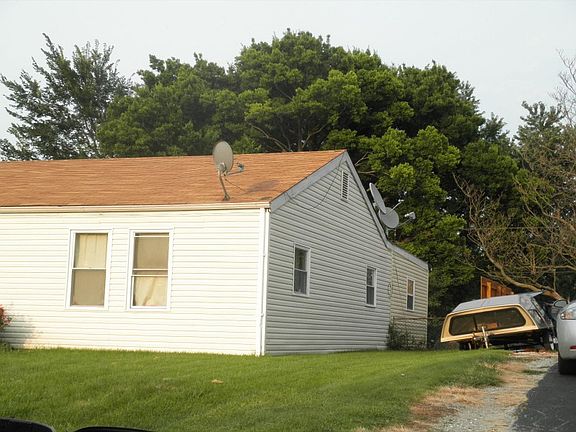 3rd image of 160 Brackleigh Ln