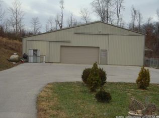 1403 S Robbs Ln, Pekin, IN 47165