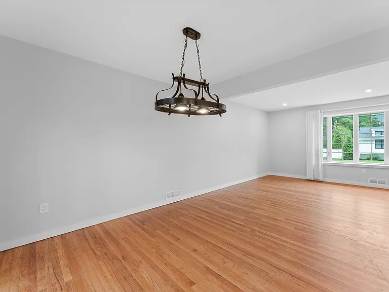 8 Brook Way — Photo 6