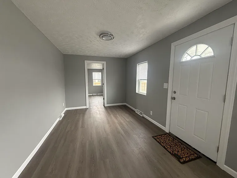 3902 W 14th St — Photo 11