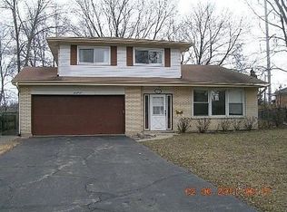 597 Barberry Rd, Highland Park, IL 60035