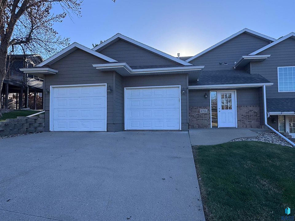 1st image of 4704 S Acorn Ave