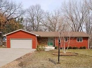 8105 Ensign Curv, Bloomington, MN 55438