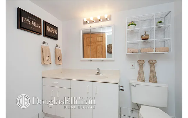Sold by Douglas Elliman | media 14