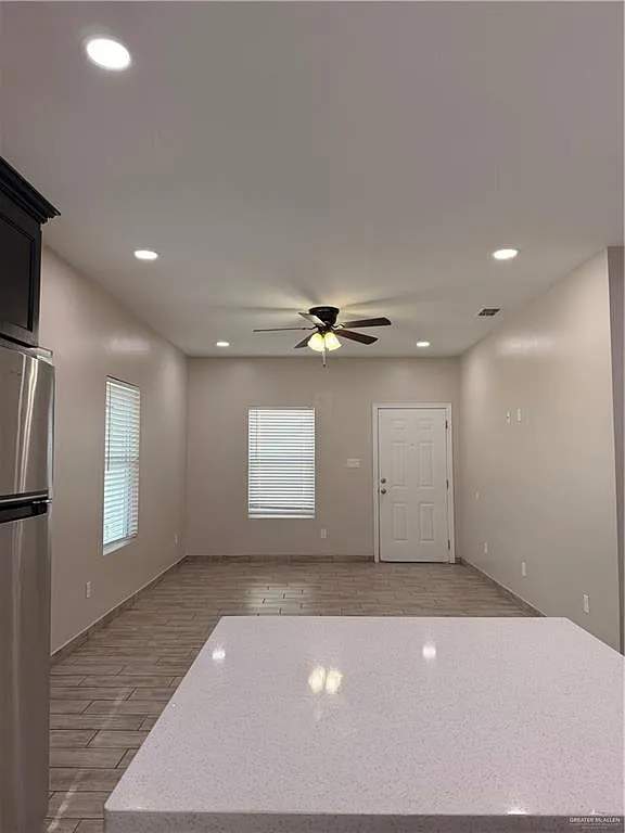 2 bed, 2.0 bath, 900 sqft, $900 — Photo 3
