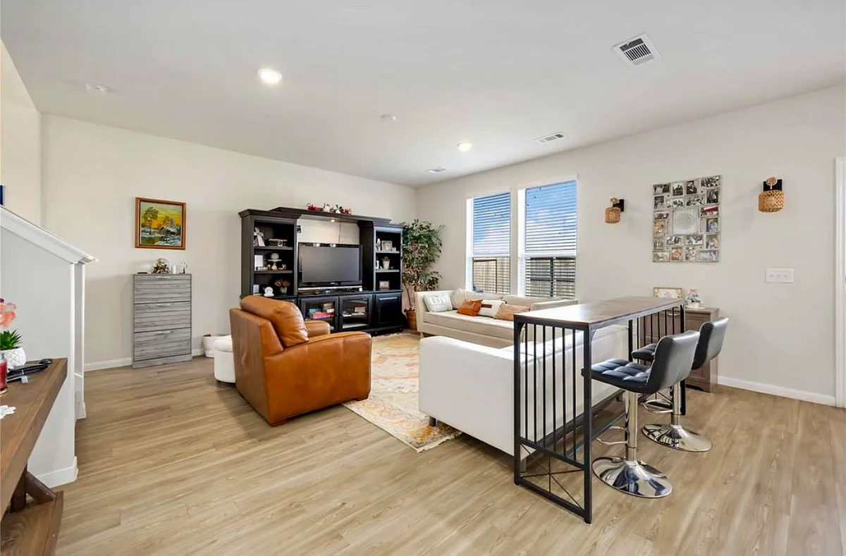 Building Photo - 6434 Lakeview Haven Dr