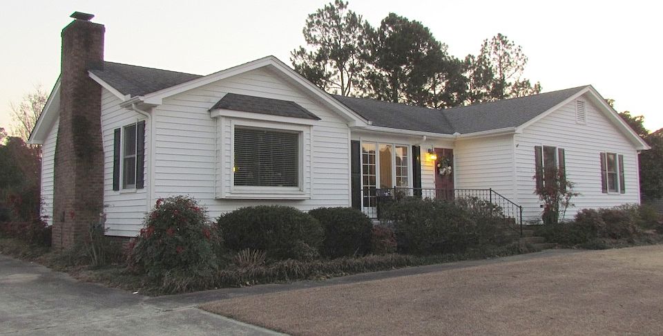 1st image of 206 Louis St