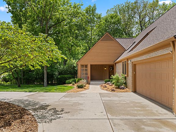 5th image of 3715 Surrey Hill Pl