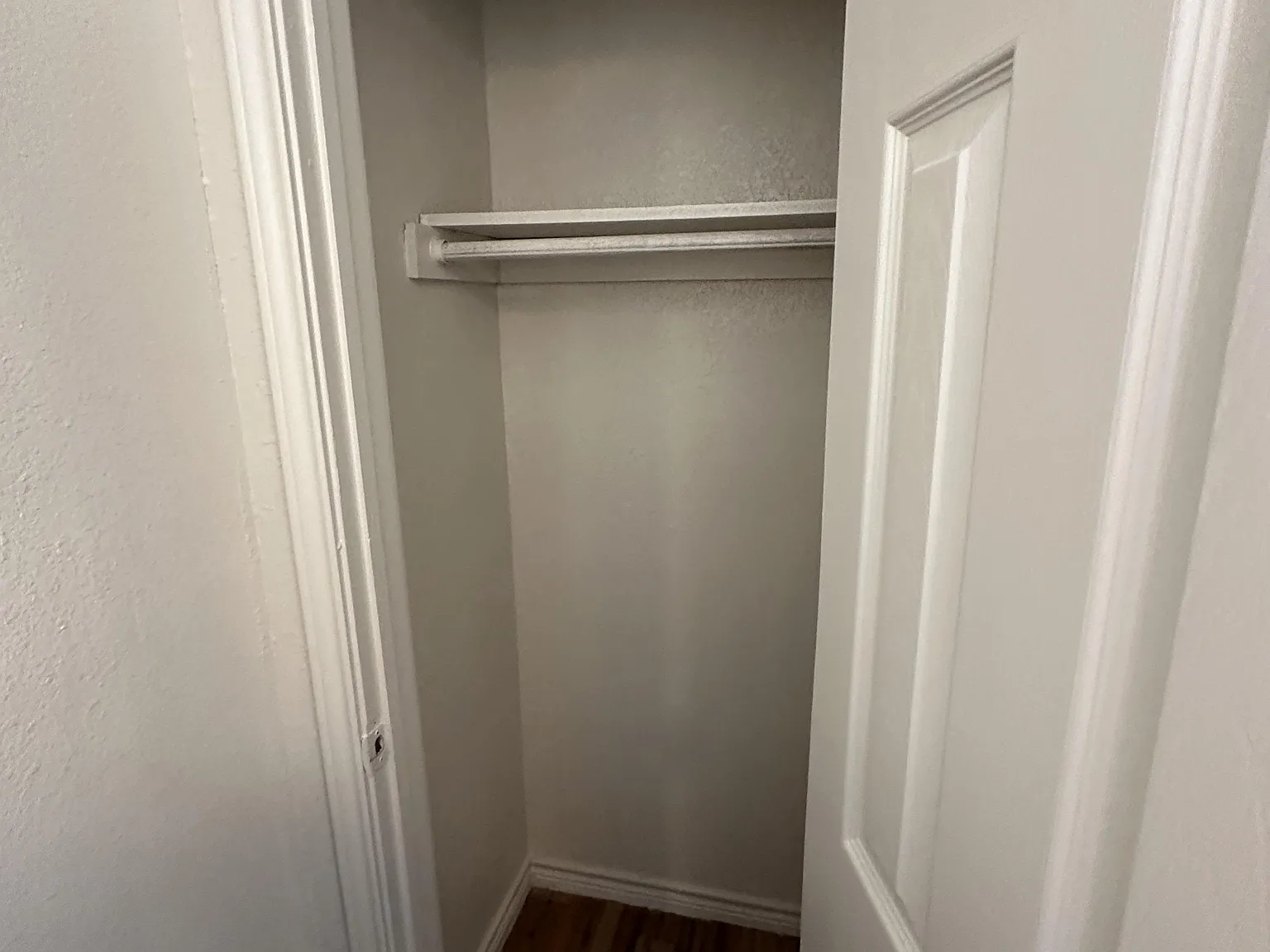 4 bed, 4.0 bath, 1300 sqft, $875 — Photo 2