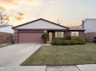 1416 Walnut Ridge Cir, Canton, MI 48187