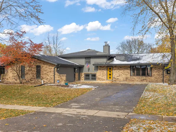 30W214 Briar Ln, Naperville, IL 60563