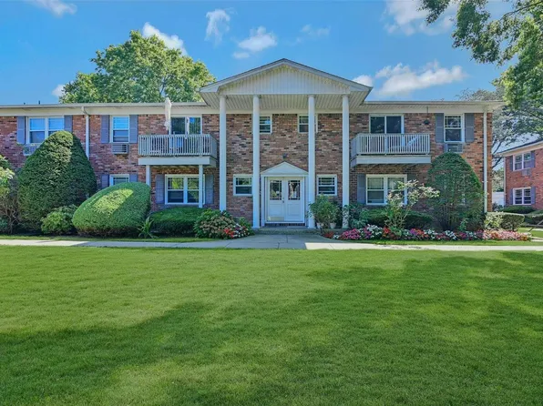 64 Fairharbor #64, Patchogue, NY 11772