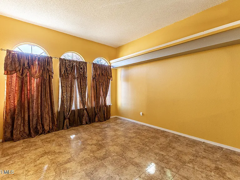 14269 Desert Fire Ct — Photo 11